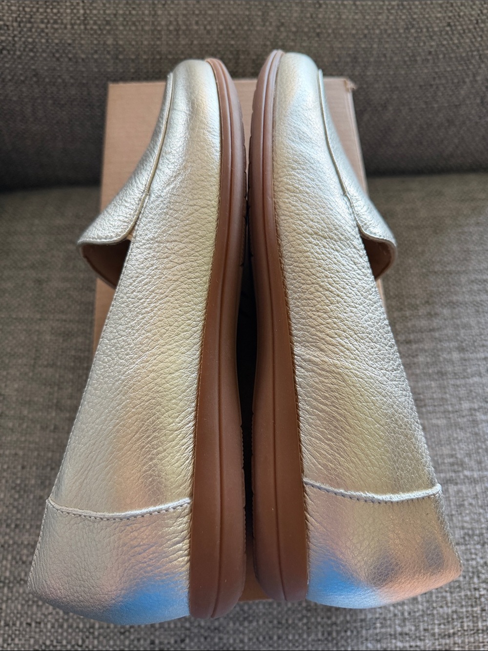 NEW IN BOX Trotters Deanna Champagne Metallic Leather Slip-On Loafers Size 8.5 - Picture 5 of 7